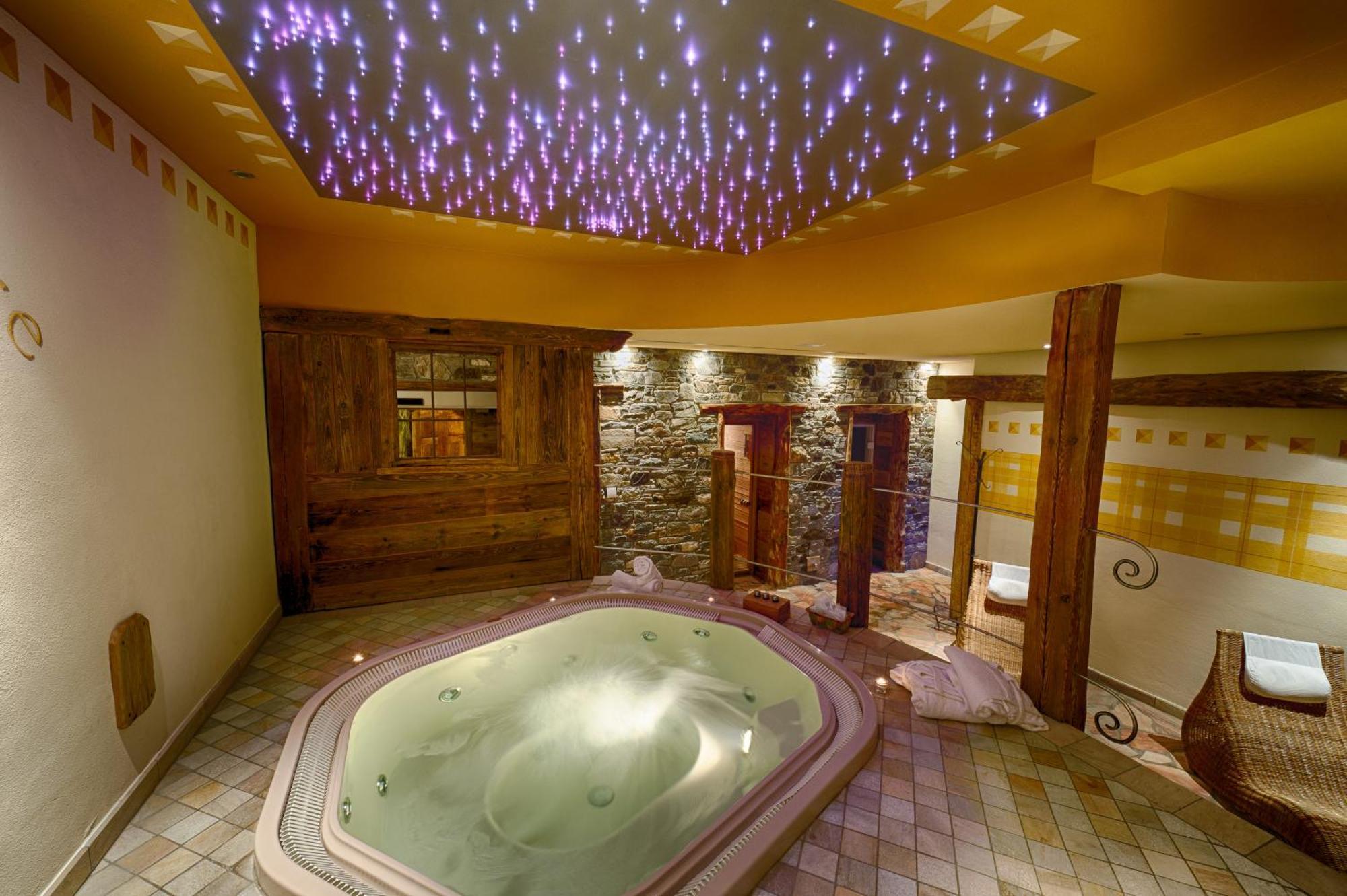 Granta Parey Hotel